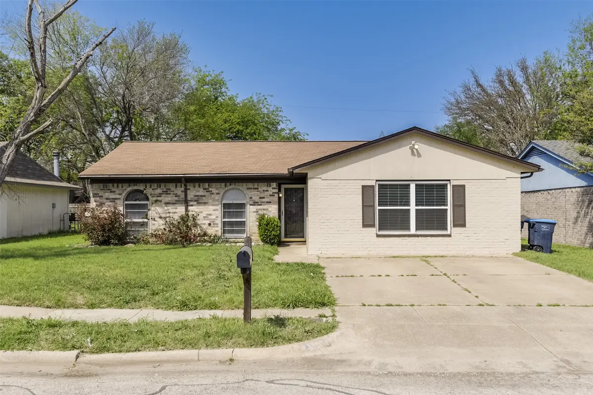 3813 Arnold Drive, Fort Worth, TX 76140 - #1