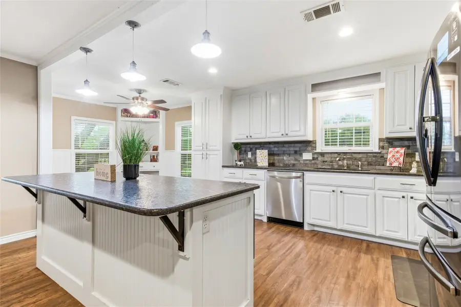 1825 N Highland Avenue, Sherman, TX 75092 - #2