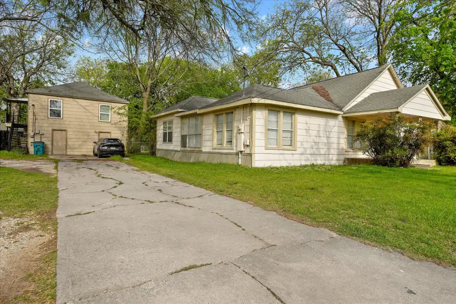 317 Ritchey Street, Gainesville, TX 76240 - #2