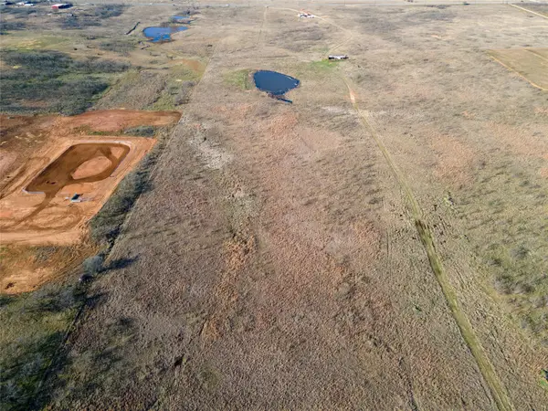 Tract 4 82 Highway, Henrietta, TX 76365