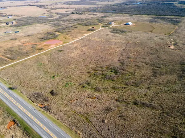 Tract 3 82 Highway, Henrietta, TX 76365