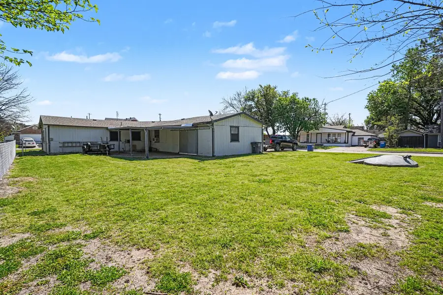 105 E Park Street, Little Elm, TX 75068 - #3