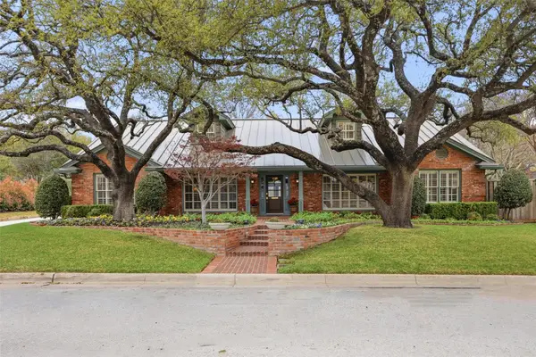 3908 Thistle Lane, Fort Worth, TX 76109