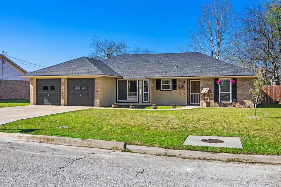 227 Diane Drive, Sanger, TX 76266 - #2