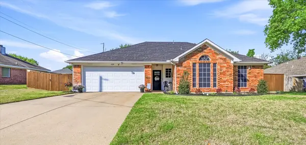 1329 Ridge Drive, Midlothian, TX 76065