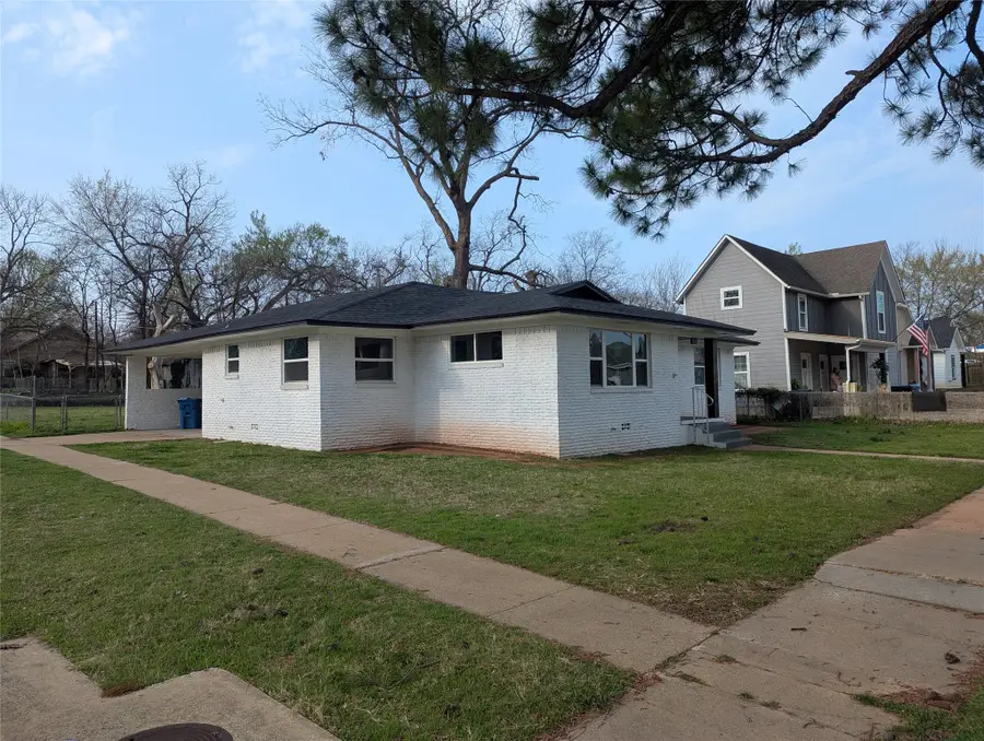 100 W Hull Street, Denison, TX 75021 - #2