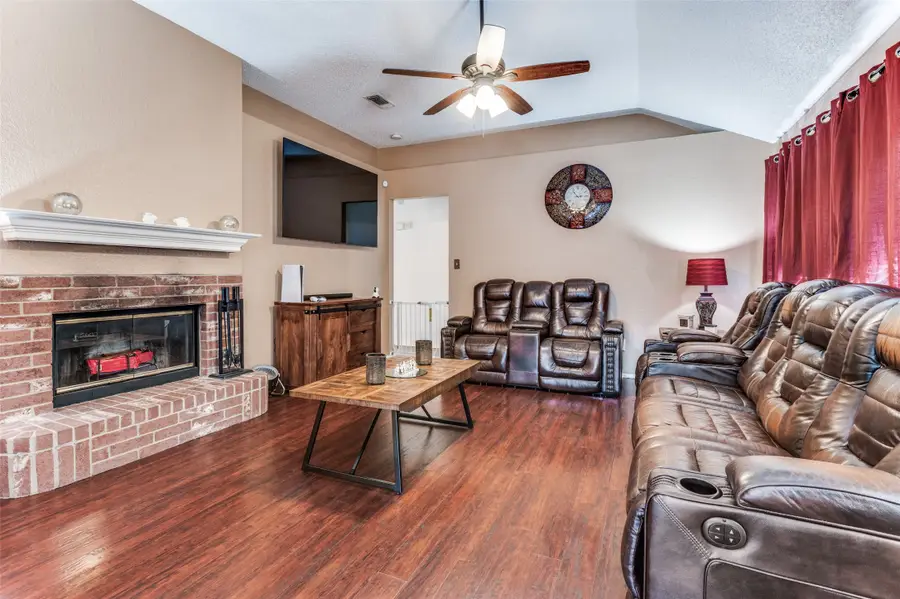 3132 Pheasant Run Court, Grand Prairie, TX 75052 - #3