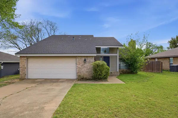 1885 Cliff View Drive, Lewisville, TX 75077