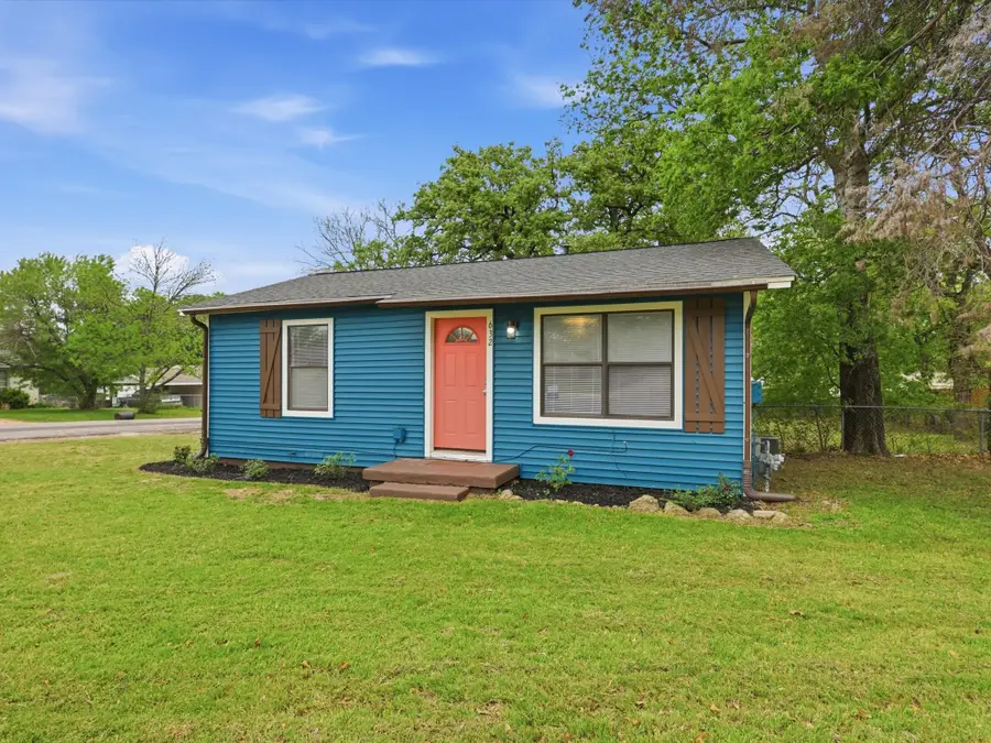 632 N Stewart Street, Azle, TX 76020 - #2