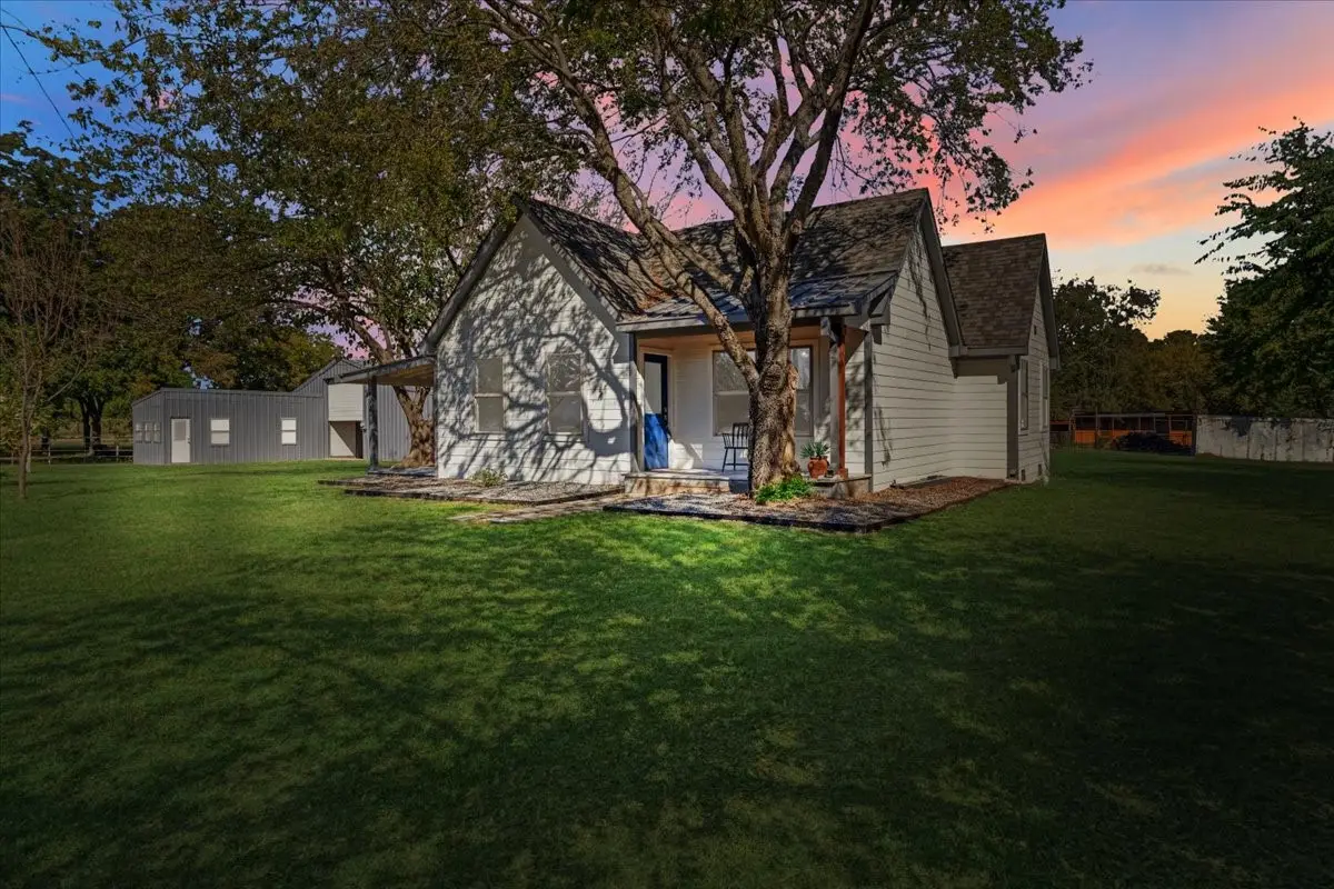 402 W Sam Rayburn Road, Ector, TX 75439 - #1