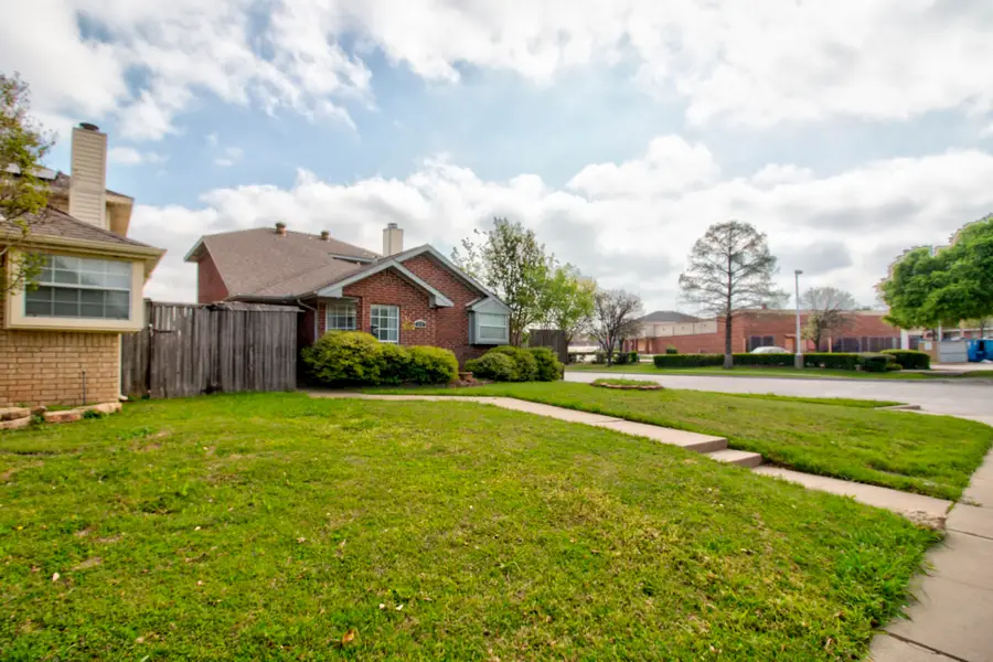 201 Teakwood Lane, Lewisville, TX 75067 - #2