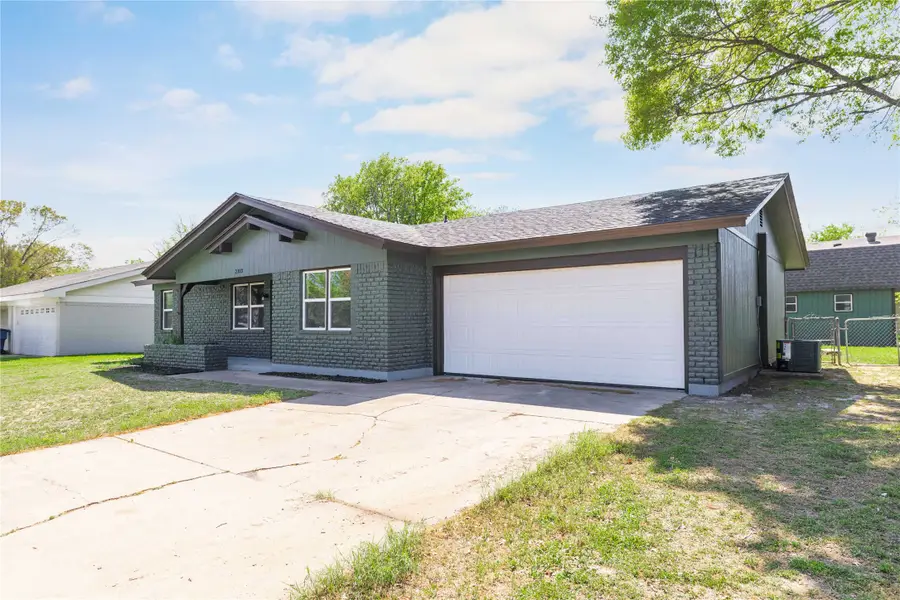 2103 9th Street, Brownwood, TX 76801 - #2