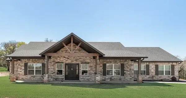 245 Creek Crossing Street, Alvord, TX 76225