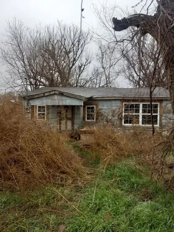 808 N Garfield Avenue, Rotan, TX 79546 - #1