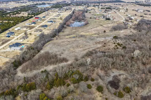 5594 Creekview Drive, Farmersville, TX 75442