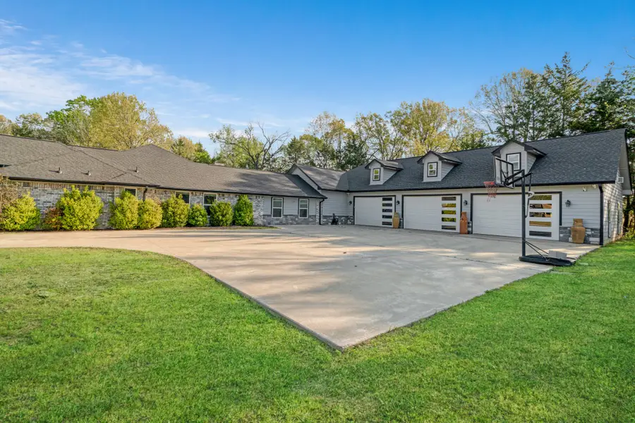 220 Laredo Drive, Reno, TX 75462 - #3