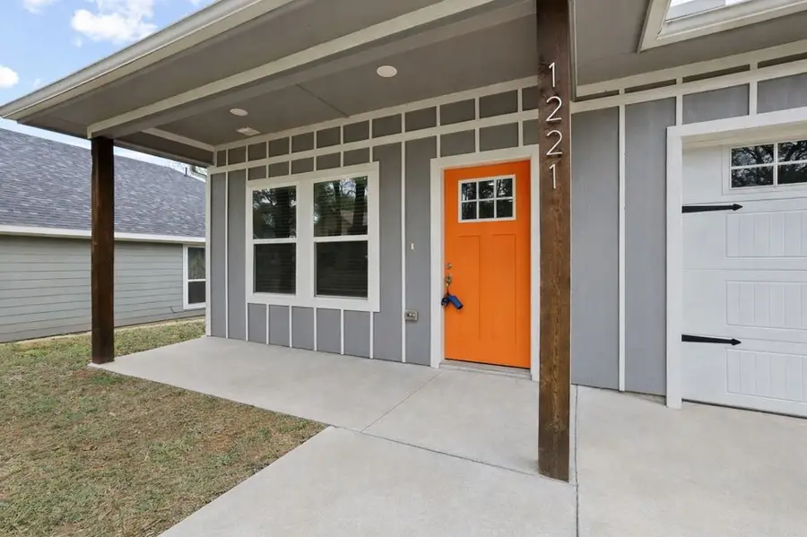 1221 W Johnson Street, Denison, TX 75020 - #2