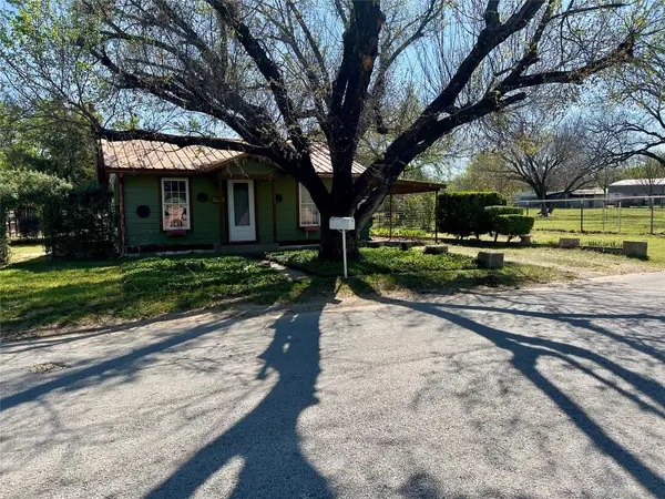 906 Young Street, Nocona, TX 76255