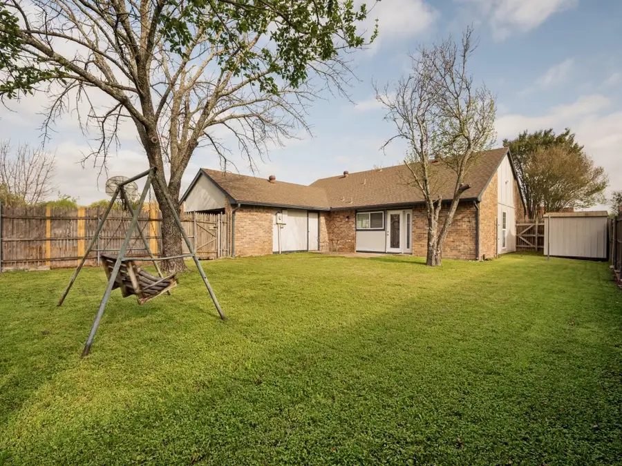 431 Whitney Street, Cedar Hill, TX 75104 - #2