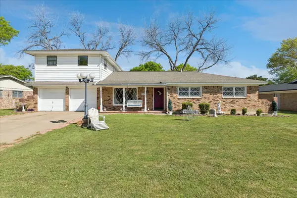 5705 Diamond Oaks Drive N, Haltom City, TX 76117