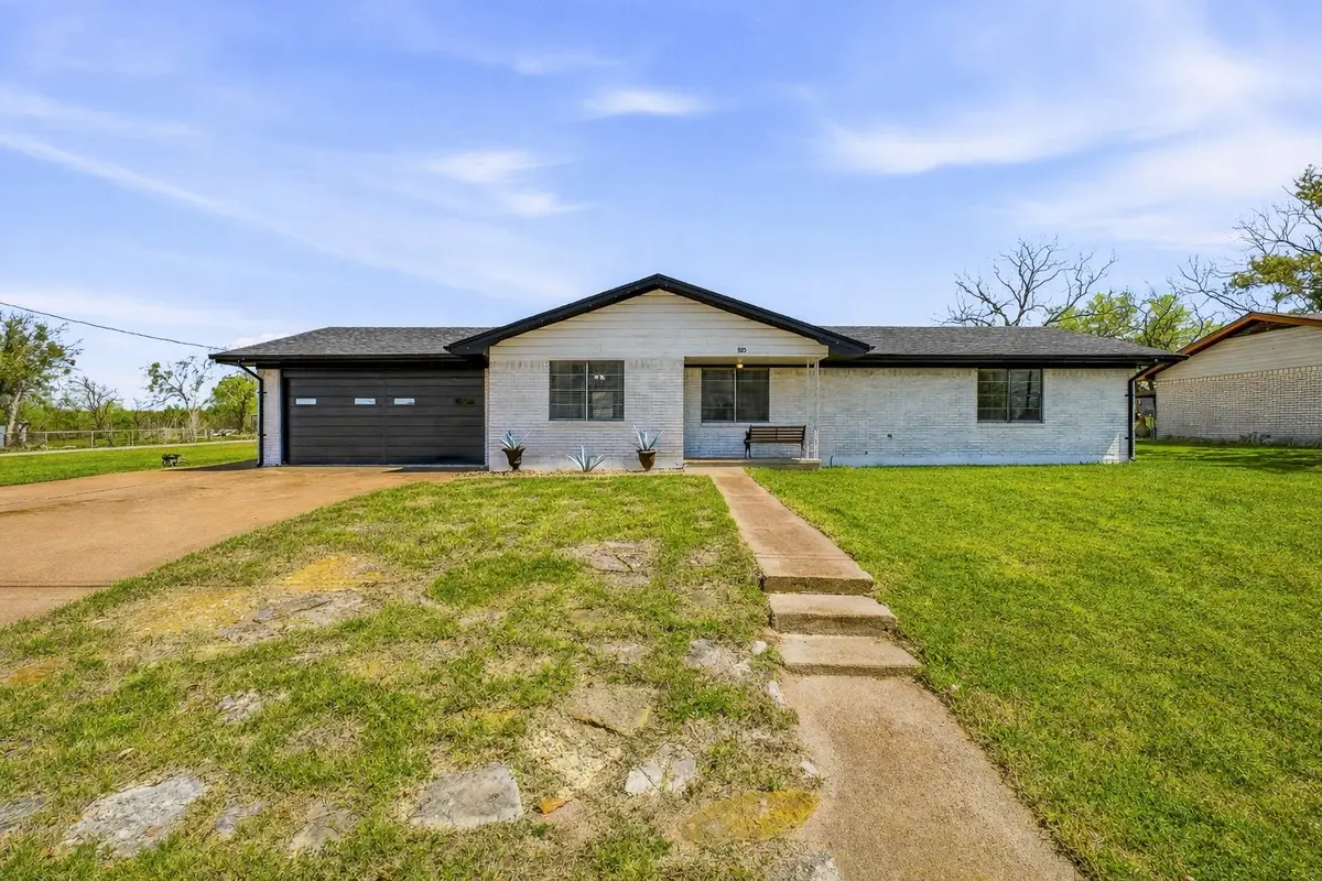 925 N Kirk Street, Hico, TX 76457 - #1