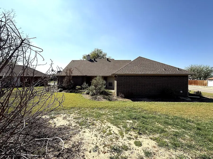 1001 Hunters Court, Sanger, TX 76266 - #2