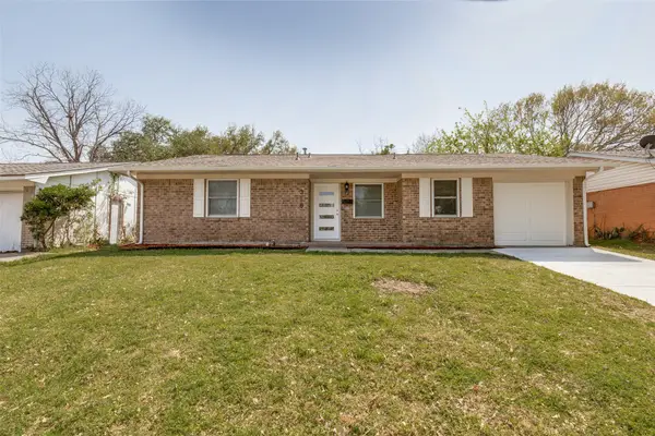 318 Price Drive, Lewisville, TX 75067