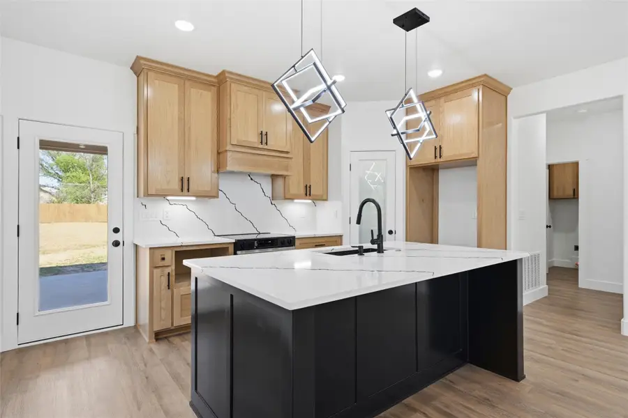 1023 Kane Street, Bellmead, TX 76705 - #2