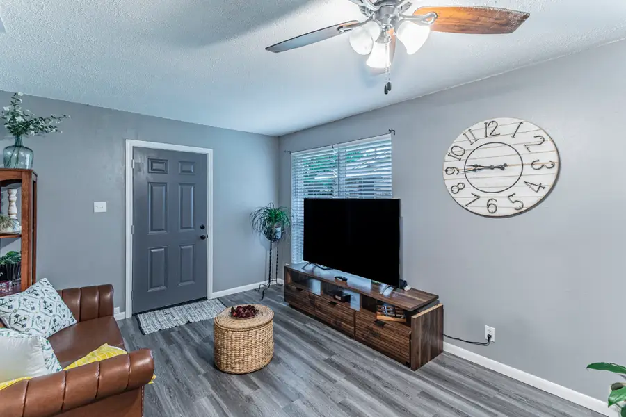 104 N Hillside Street, Red Oak, TX 75154 - #2