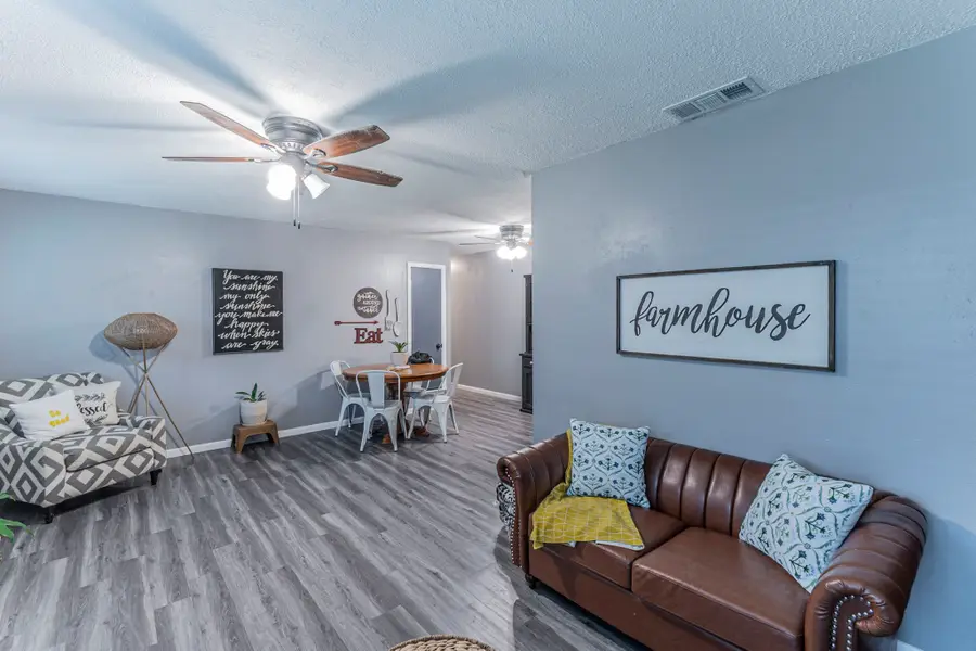 104 N Hillside Street, Red Oak, TX 75154 - #3