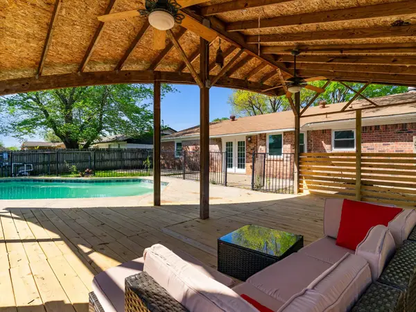 6620 Bernadine Drive, Watauga, TX 76148