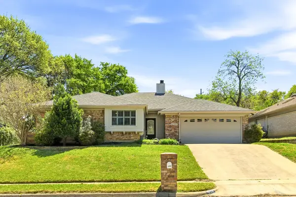 1704 Saxon Drive, Bedford, TX 76021