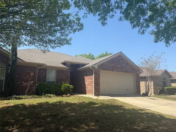 933 Sherry Lane, Saginaw, TX 76179