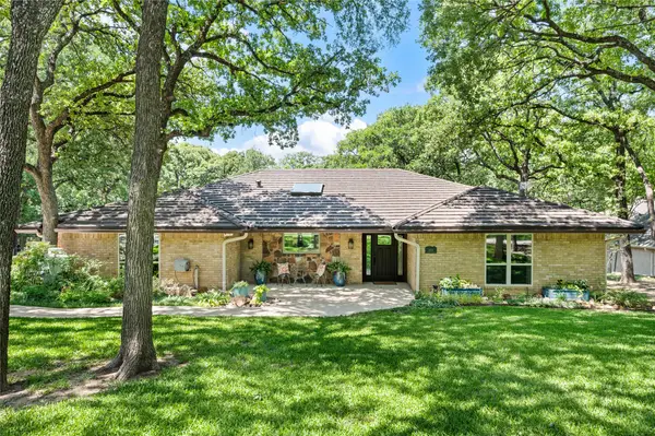 3504 Shorewood Court, Arlington, TX 76016