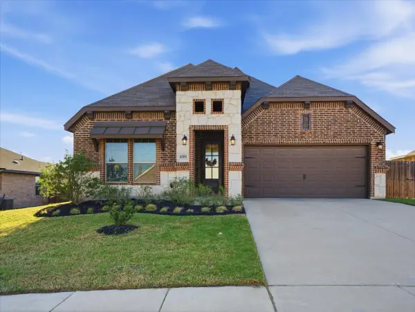 6505 Molly Anita Drive, Burleson, TX 76058