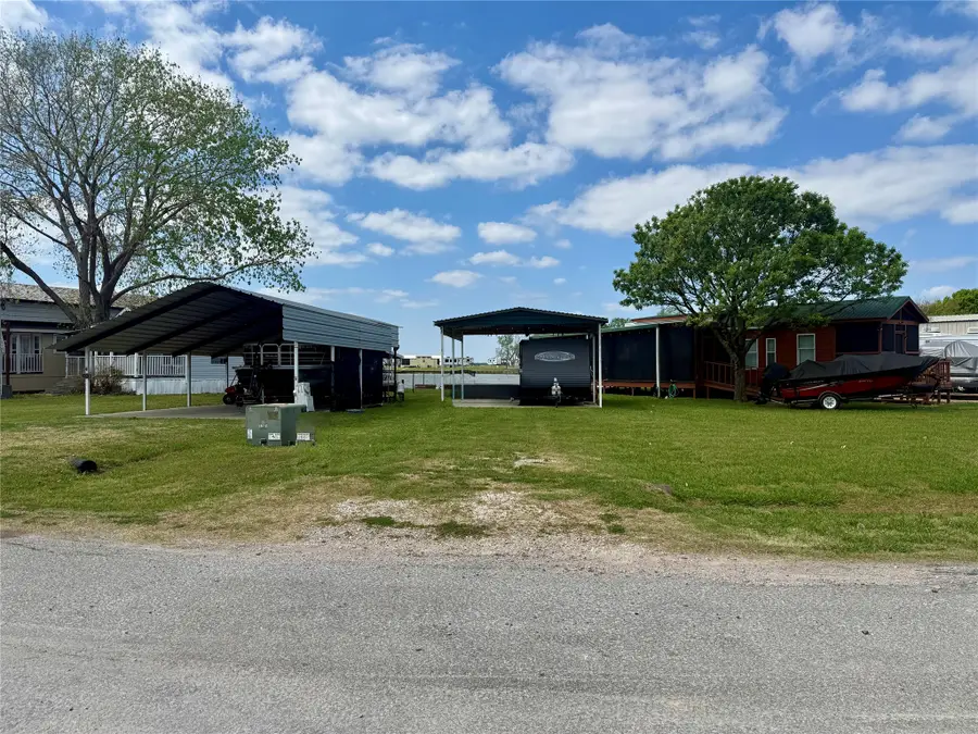 15 Pelican Isle Dr., Corsicana, TX 75109 - #3