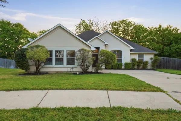 500 Hidden Meadow Court, DeSoto, TX 75115