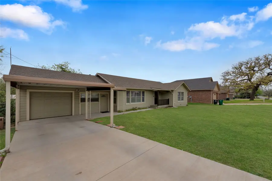 400 Veatch Street, Joshua, TX 76058 - #3