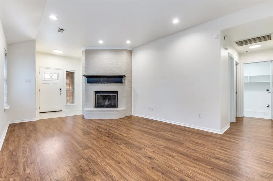 1011 Houston Street, Arlington, TX 76012 - #2