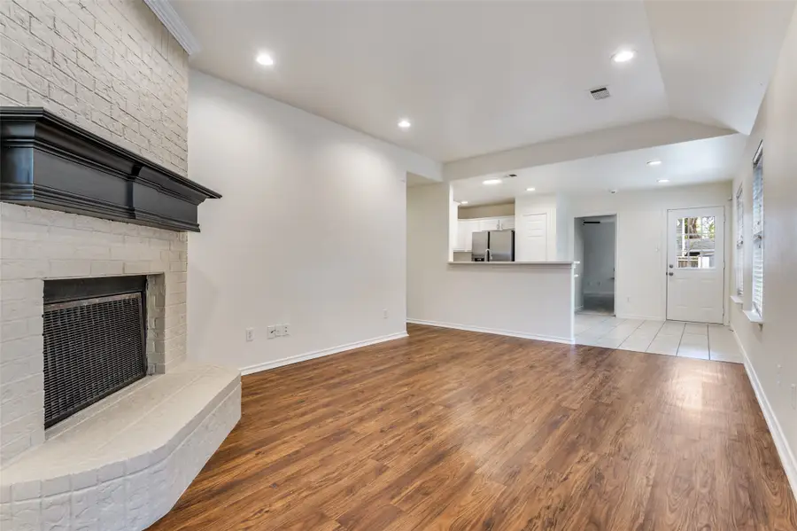 1011 Houston Street, Arlington, TX 76012 - #3