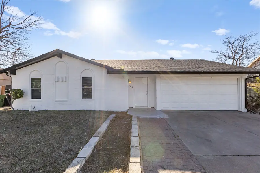 204 Pebblebrook Street, Arlington, TX 76014 - #2