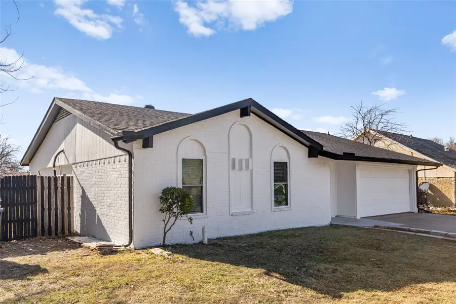 204 Pebblebrook Street, Arlington, TX 76014 - #3