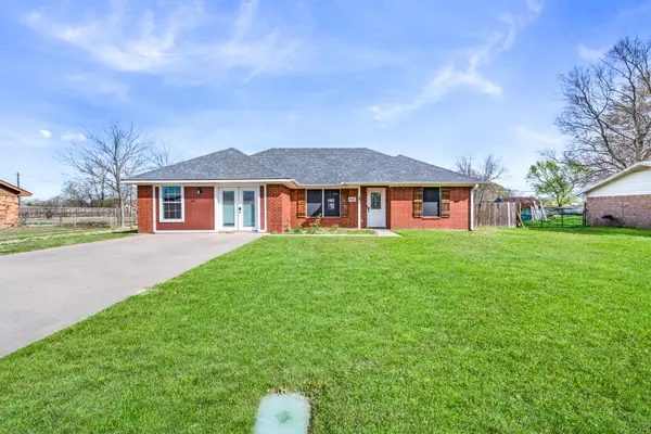 903 Amy Way, Bonham, TX 75418