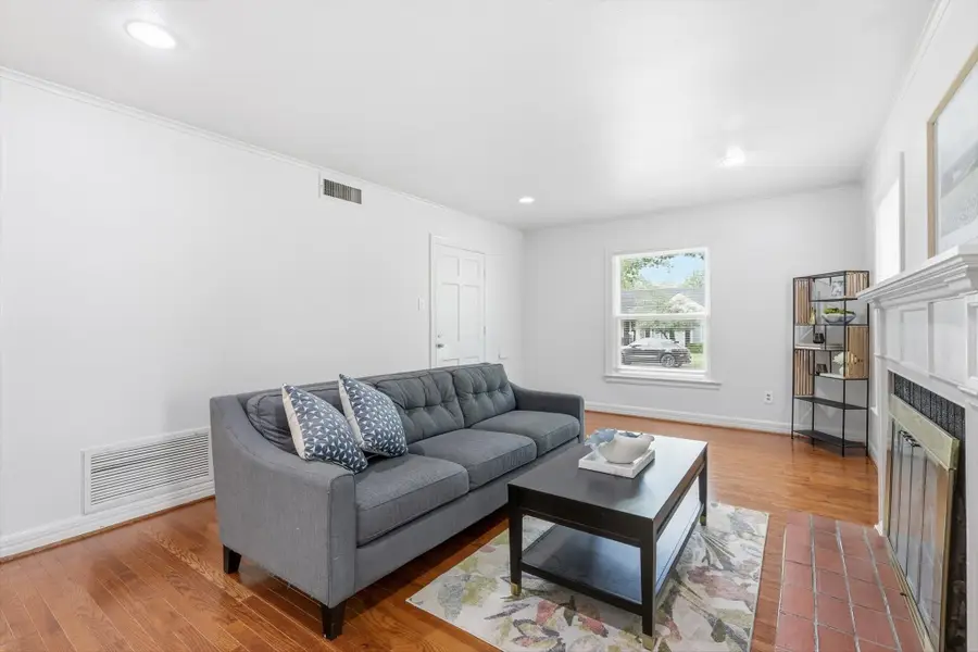 3525 Stadium Drive, Fort Worth, TX 76109 - #3