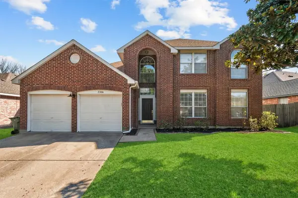 2306 Edinburgh Street, Arlington, TX 76018