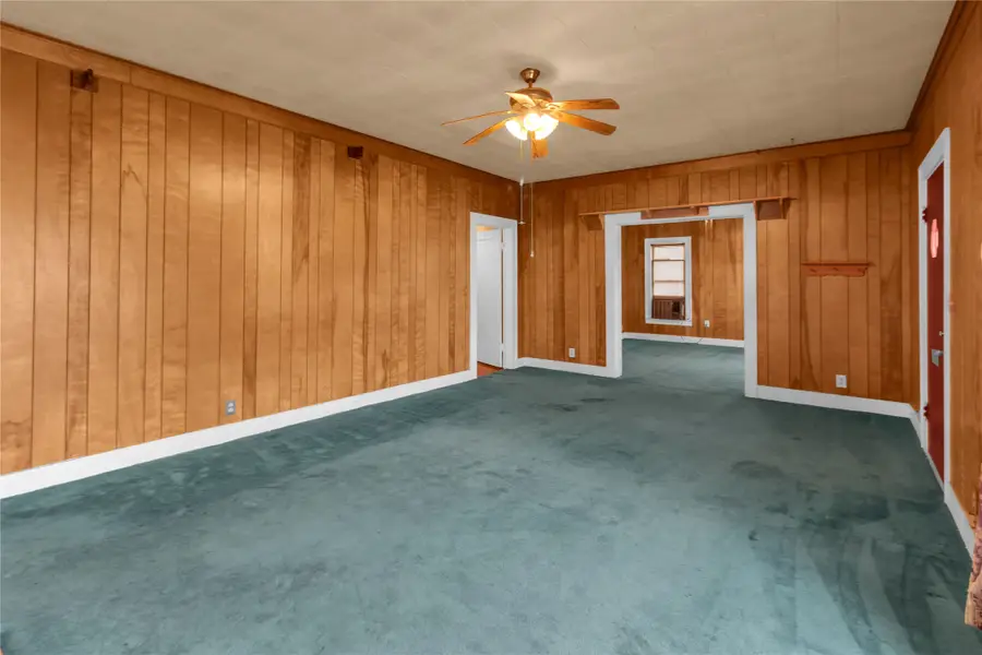 819 W Liveoak St, Coleman, TX 76834 - #3