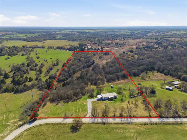 1695 S Johnson Loop, Montague, TX 76251