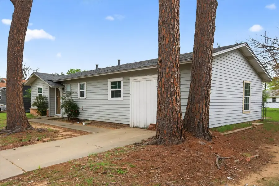 7224 Greenlee Street, Fort Worth, TX 76112 - #2