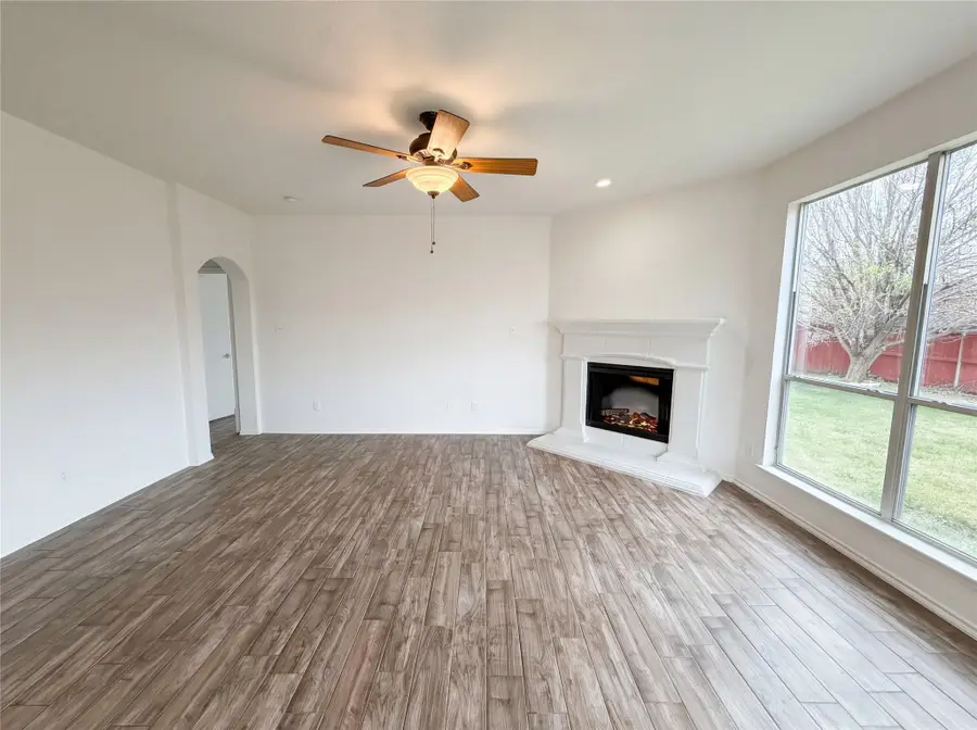 828 Pebblecreek Drive, Burleson, TX 76028 - #3