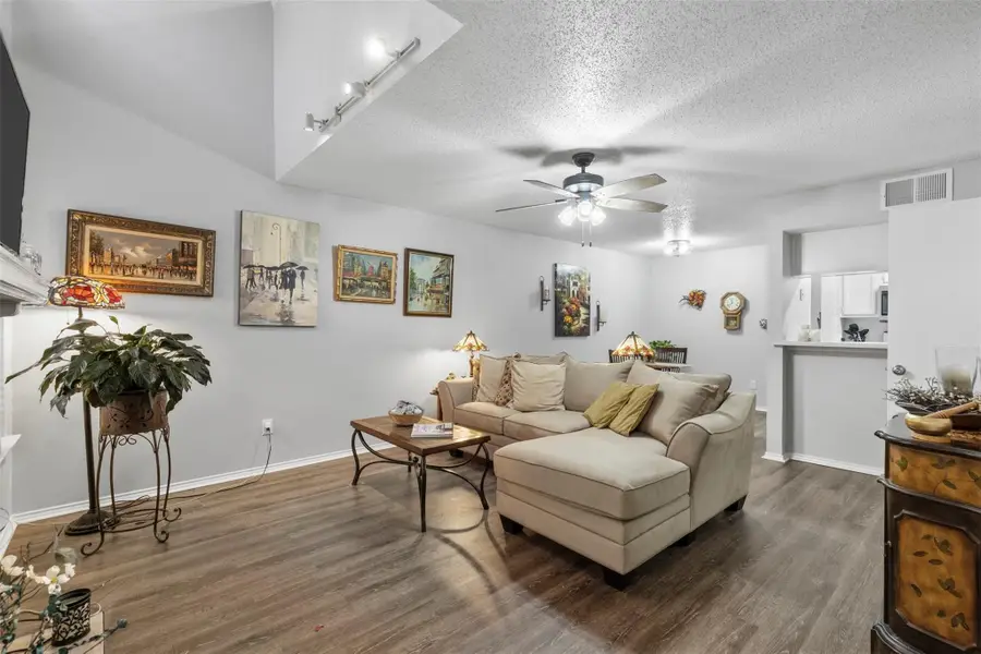 3201 Donnelly Circle #309, Fort Worth, TX 76107 - #3